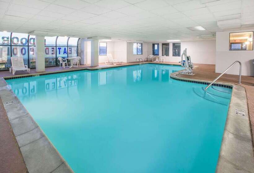 בית מלון כפרי Super 8 By Wyndham Garland North Dallas Area