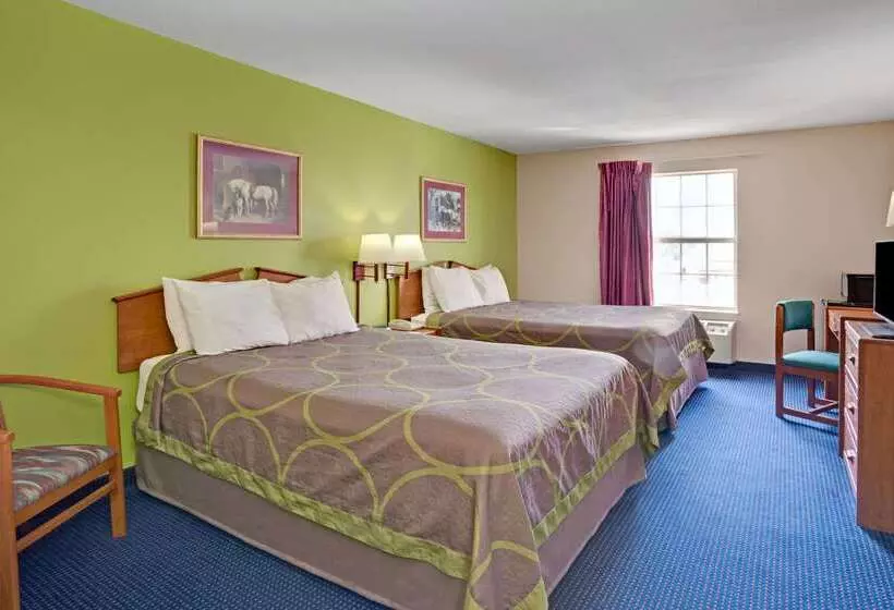 هتل Super 8 By Wyndham Louisville/expo Center