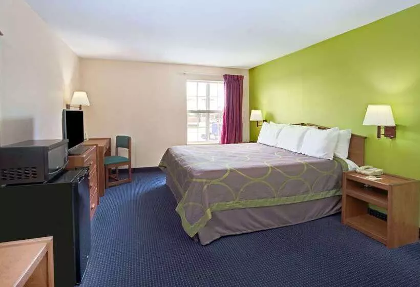 هتل Super 8 By Wyndham Louisville/expo Center