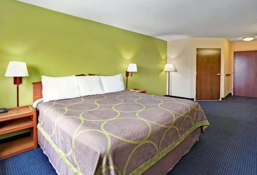 هتل Super 8 By Wyndham Louisville/expo Center