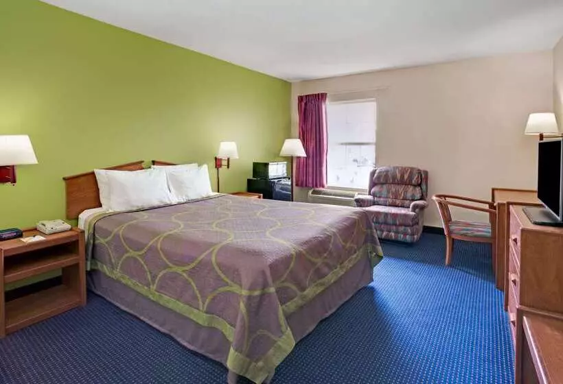 هتل Super 8 By Wyndham Louisville/expo Center
