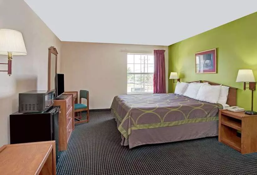 هتل Super 8 By Wyndham Louisville/expo Center