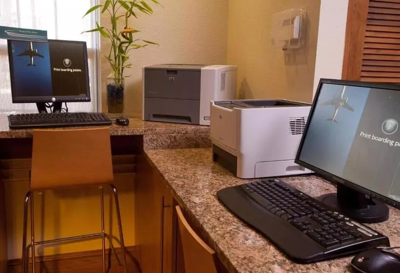 هتل Towneplace Suites By Marriott Fort Meade National Business Park