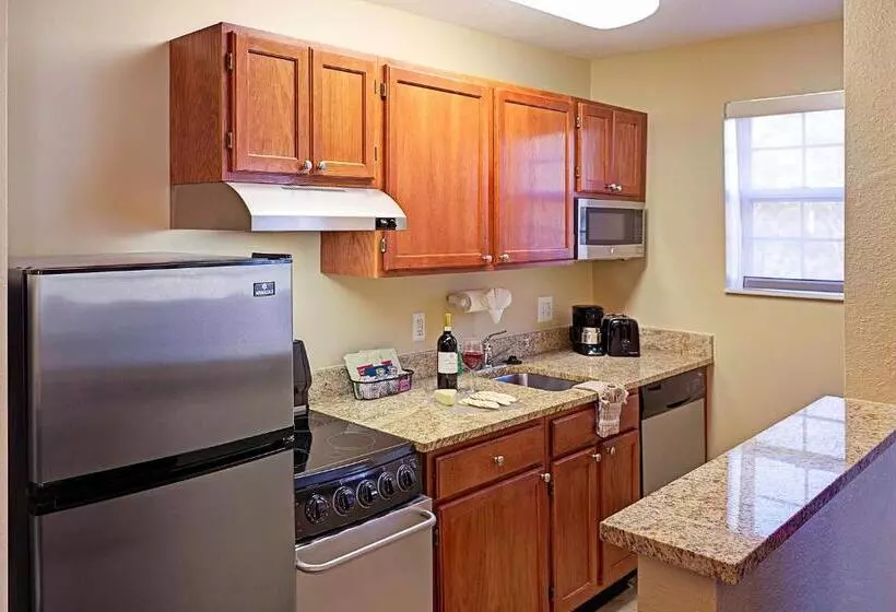 هتل Towneplace Suites By Marriott Fort Meade National Business Park