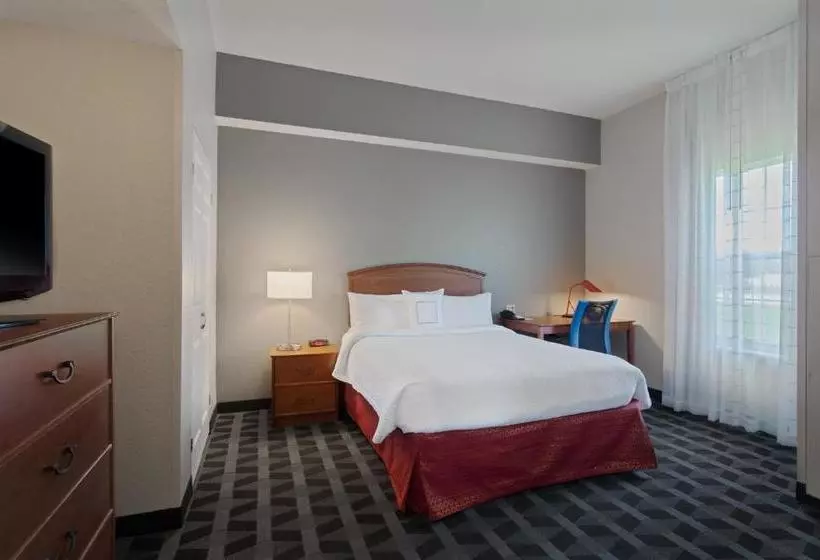 فندق Towneplace Suites By Marriott St. Petersburg Clearwater