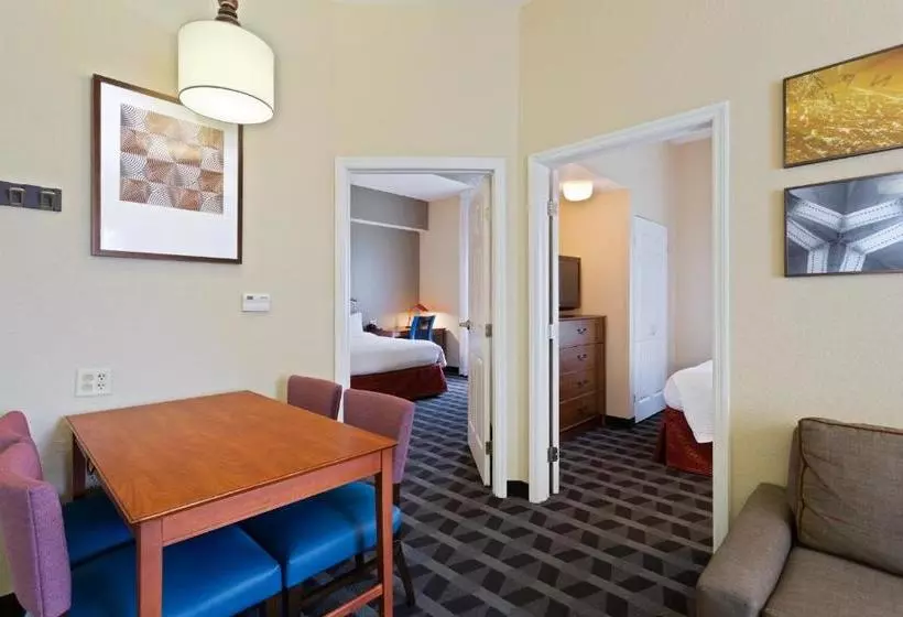 فندق Towneplace Suites By Marriott St. Petersburg Clearwater