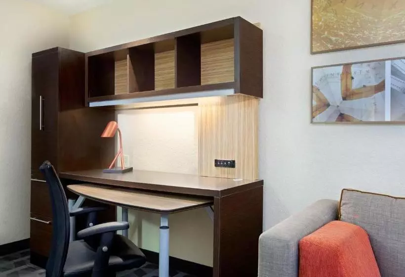 فندق Towneplace Suites By Marriott St. Petersburg Clearwater