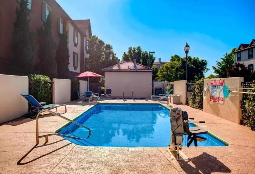 Отель Towneplace Suites Fresno