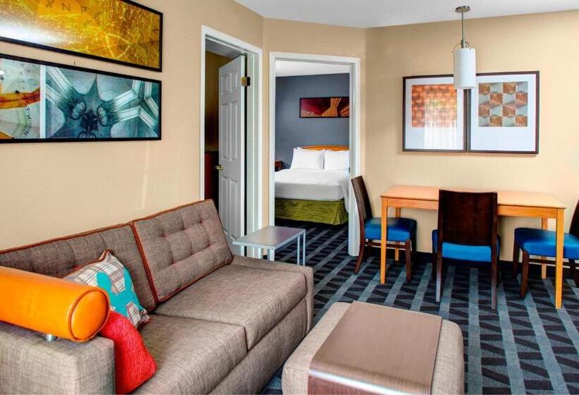 فندق Towneplace Suites Fresno