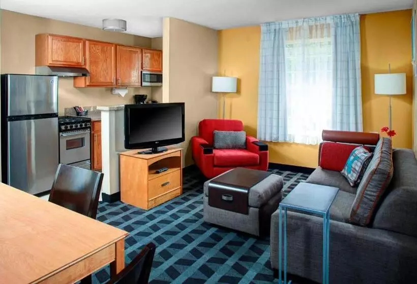 Отель Towneplace Suites Fresno