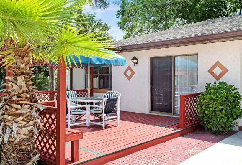 Travelodge By Wyndham Hotel & Cottages St Augustine Historic