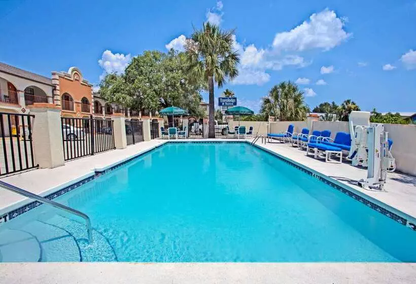 Travelodge By Wyndham Hotel & Cottages St Augustine Historic