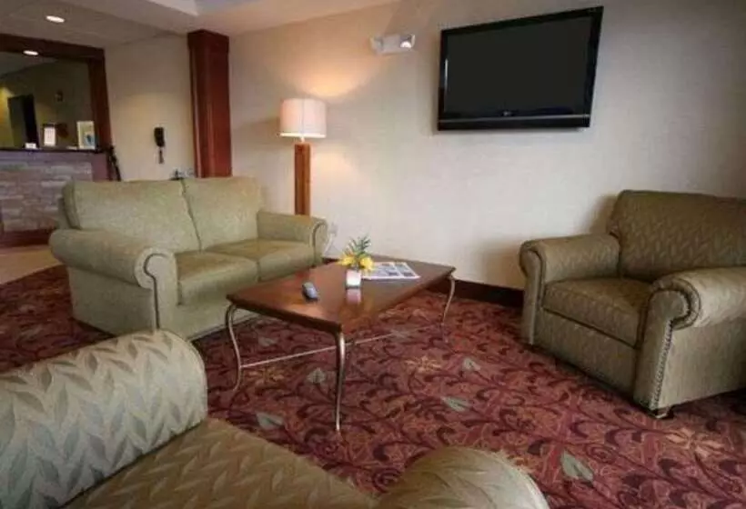 Мотель Comfort Inn & Suites Saratoga Springs