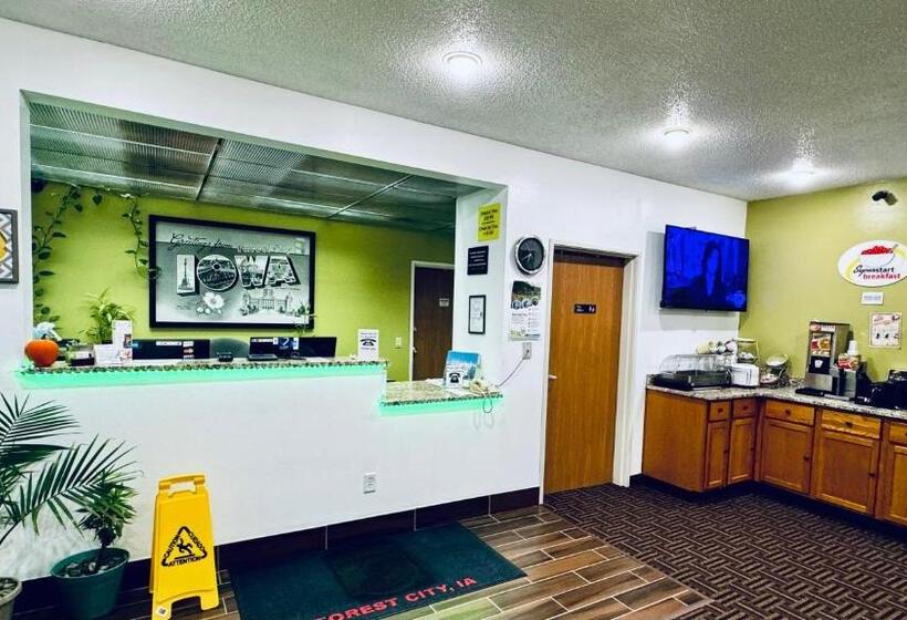 فندق على الطريق Forest City Inn