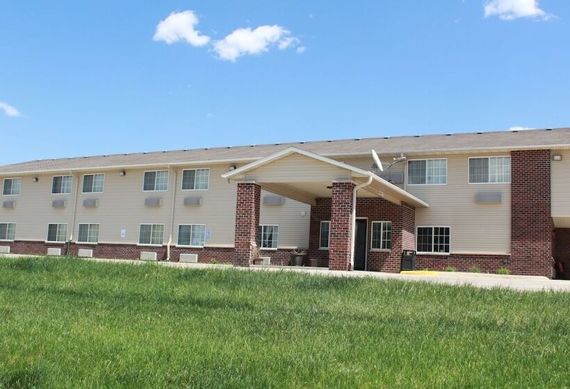 فندق على الطريق Forest City Inn