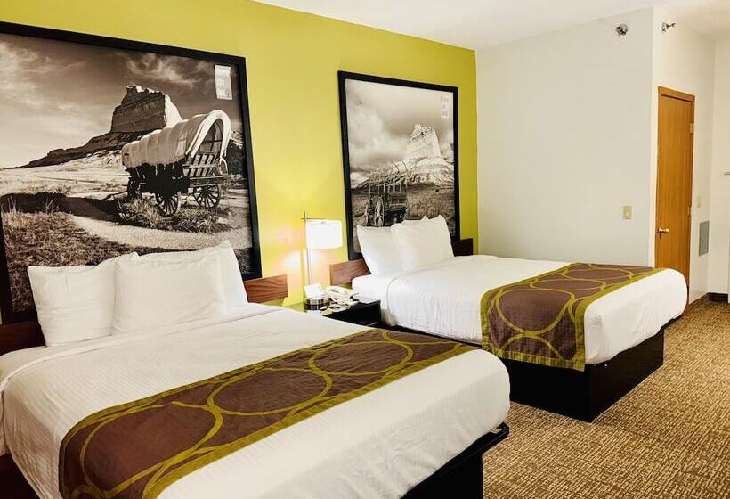 فندق على الطريق Forest City Inn