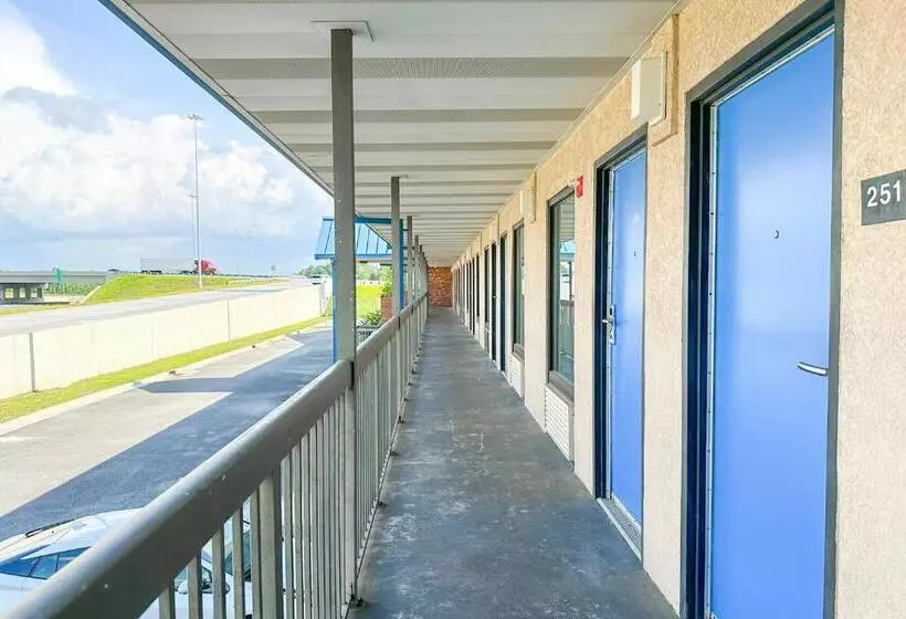 Мотель Hahira Inn By Oyo Near Valdosta