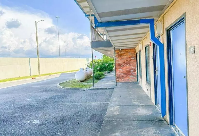 Мотель Hahira Inn By Oyo Near Valdosta