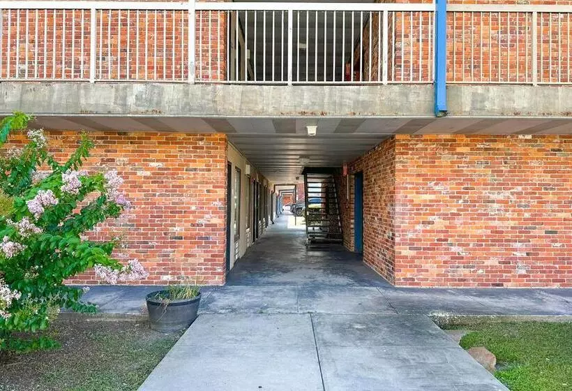 Мотель Hahira Inn By Oyo Near Valdosta