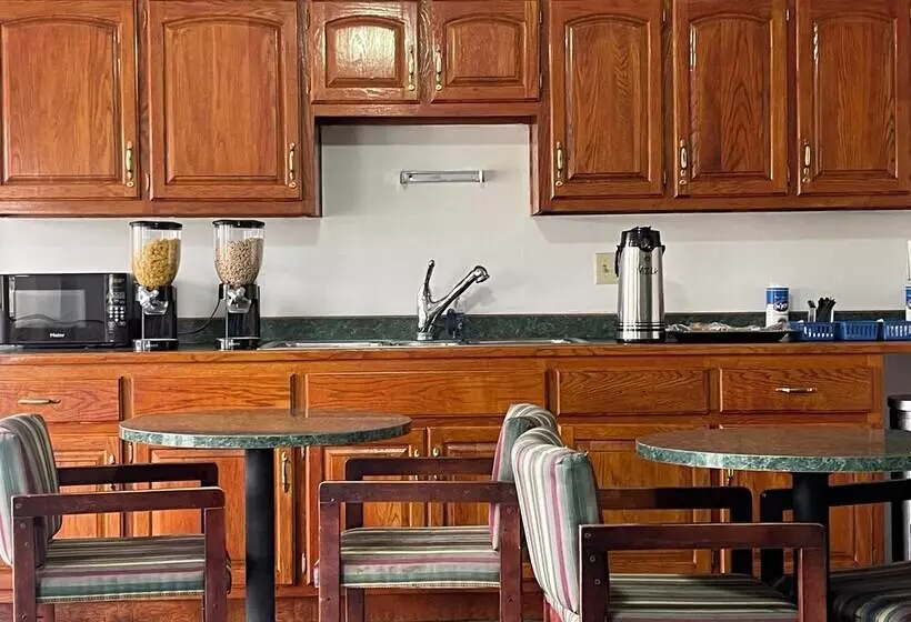 מוטל Highland Inn Peculiar