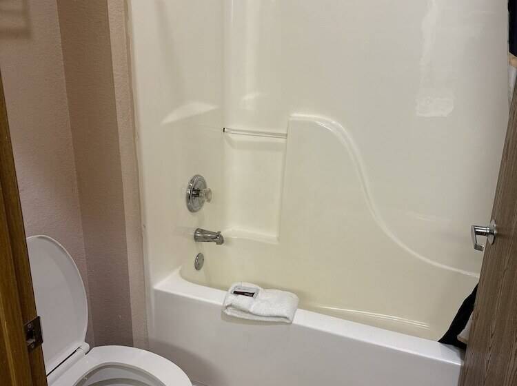 فندق على الطريق Highland Inn Peculiar