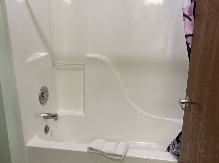 فندق على الطريق Highland Inn Peculiar