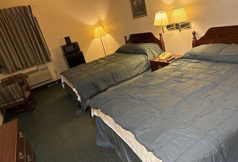 فندق على الطريق Highland Inn Peculiar