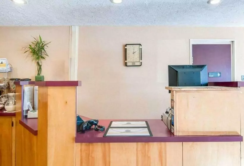 Мотель Rodeway Inn Galax Highway 58