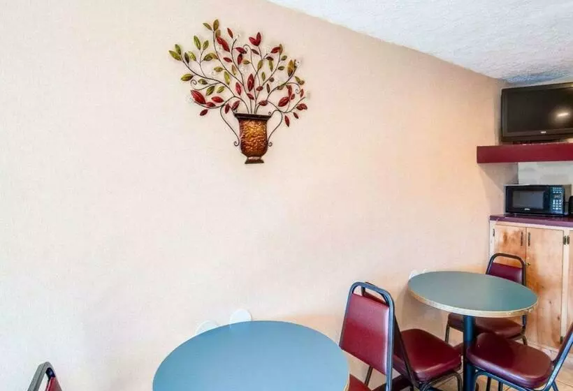 Мотель Rodeway Inn Galax Highway 58