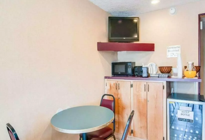 Мотель Rodeway Inn Galax Highway 58