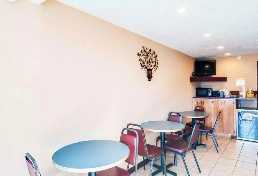 Мотель Rodeway Inn Galax Highway 58