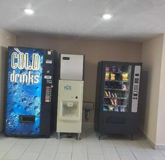 فندق على الطريق Super 7 Inn Tecumseh