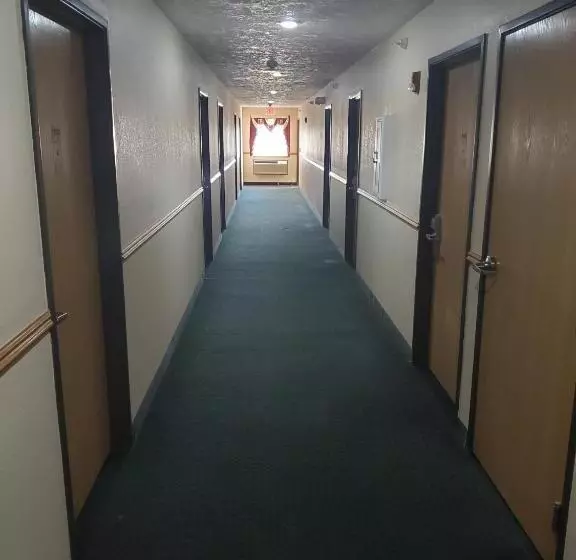 فندق على الطريق Super 7 Inn Tecumseh