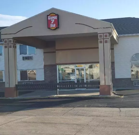 فندق على الطريق Super 7 Inn Tecumseh