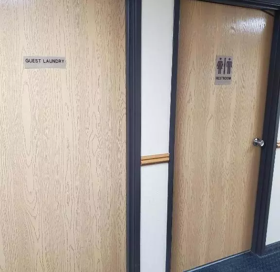 فندق على الطريق Super 7 Inn Tecumseh