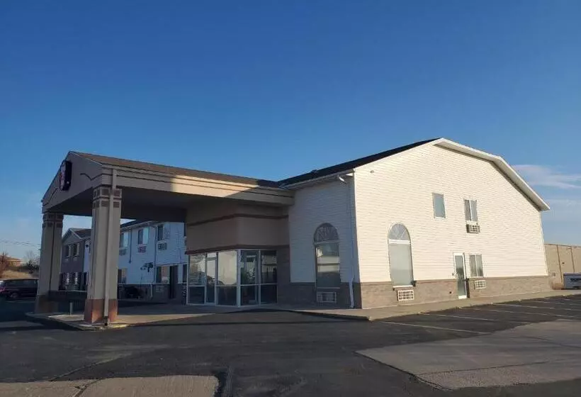 فندق على الطريق Super 7 Inn Tecumseh