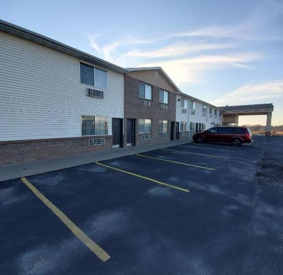 Motel Super 7 Inn Tecumseh