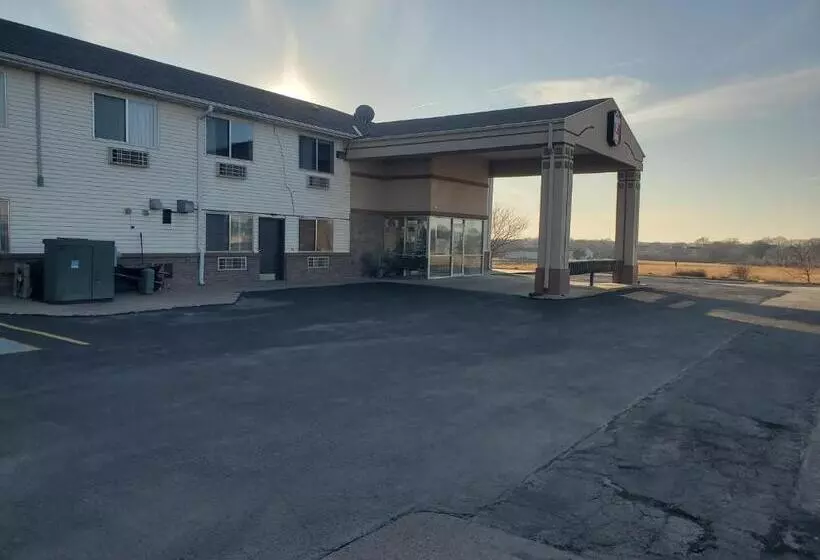 فندق على الطريق Super 7 Inn Tecumseh