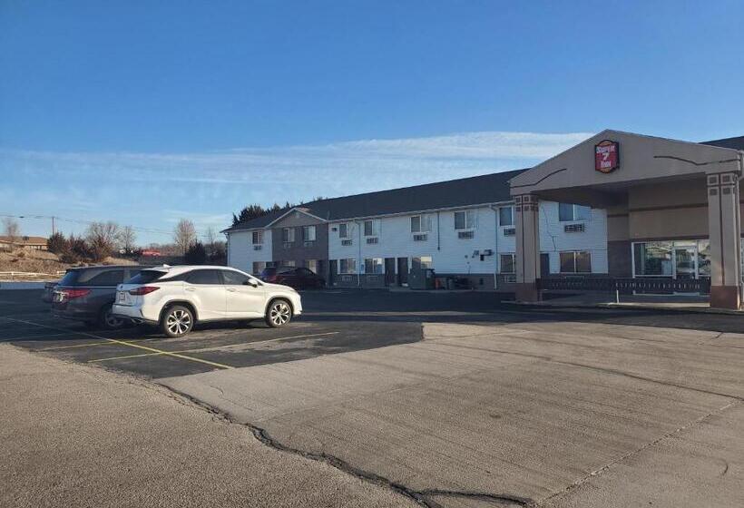 모텔 Super 7 Inn Tecumseh