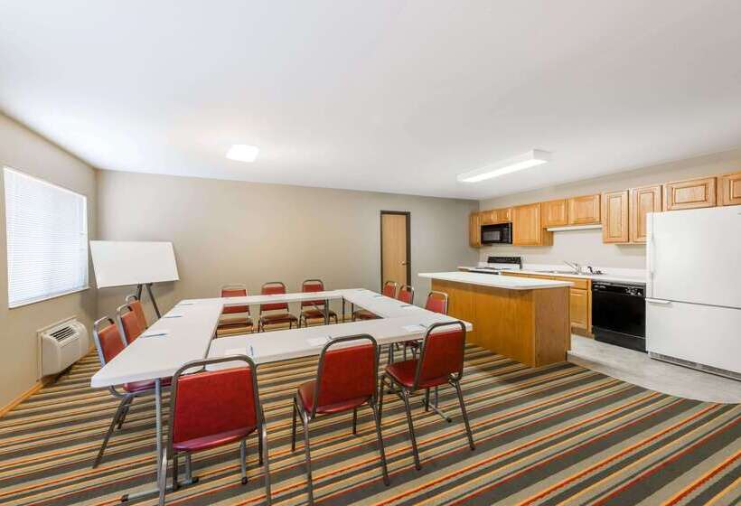 فندق على الطريق Super 8 By Wyndham Chanute