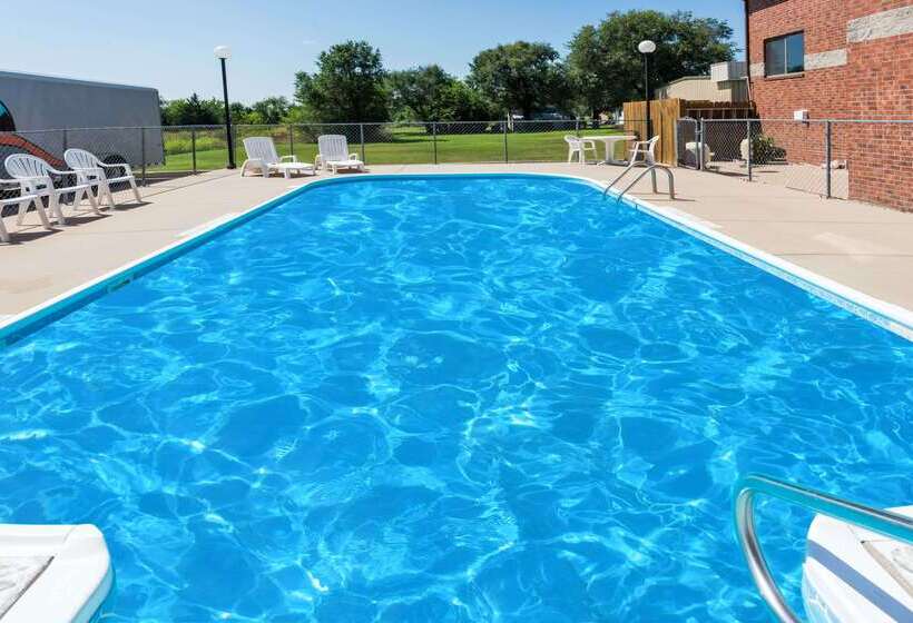 فندق على الطريق Super 8 By Wyndham Chanute