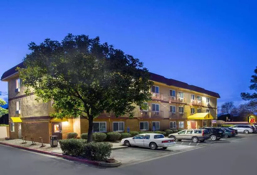 汽车旅馆  Super 8 By Wyndham Chico