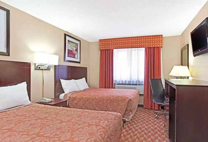 모텔 Super 8 By Wyndham Long Island City Lga