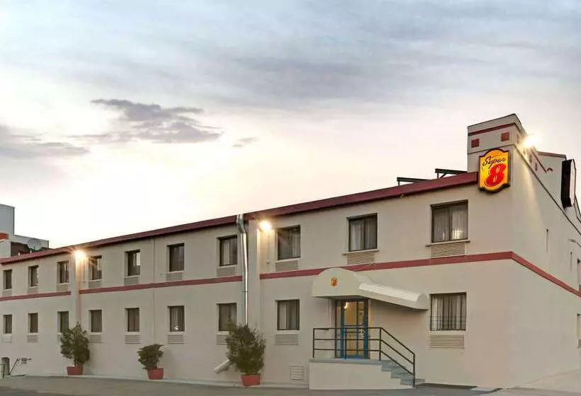 모텔 Super 8 By Wyndham Long Island City Lga