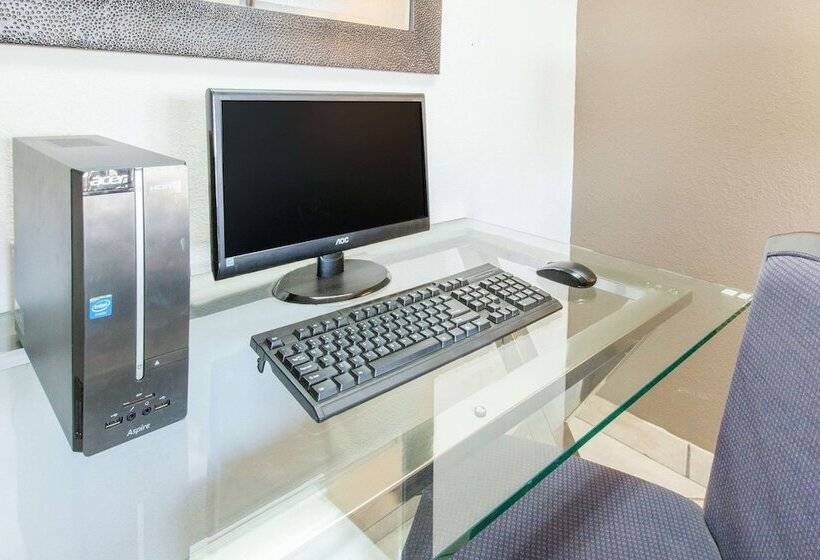 فندق على الطريق Super 8 By Wyndham Millbury/toledo