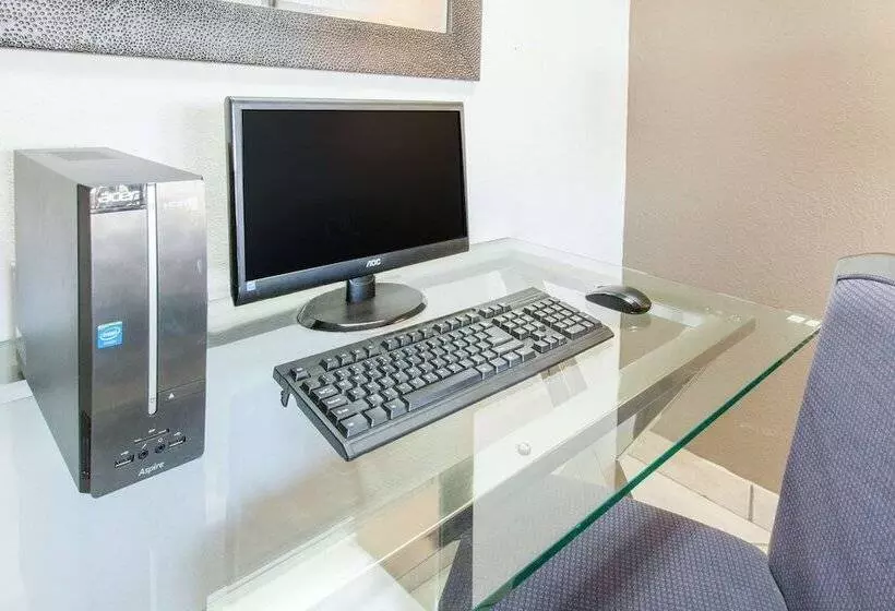 Motel Super 8 By Wyndham Millbury/toledo