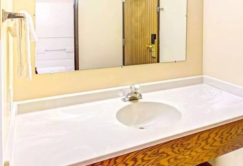 מוטל Super 8 By Wyndham Mt. Vernon