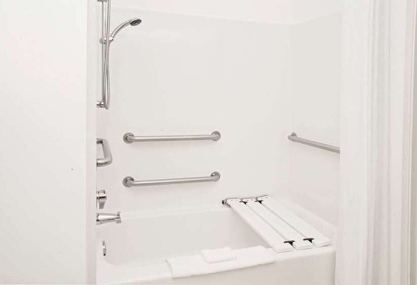 فندق على الطريق Super 8 By Wyndham Three Rivers