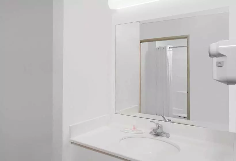 汽车旅馆 Super 8 By Wyndham Three Rivers