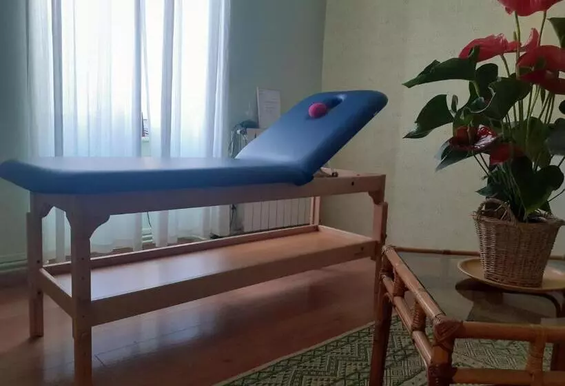 Aamiaismajoitus (B&B) L écrin De L Orb